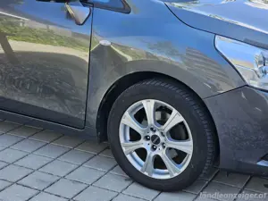 Toyota Verso 2.0 5 Sitzer Bild 3