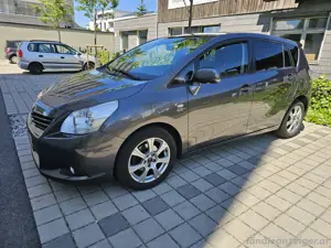 Toyota Verso 2.0 5 Sitzer Bild 2