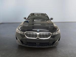 BMW 3er Touring 330 i xDrive M-Sport 245PS/180kW 2025 +ACC +19' LM +AHK +Pano +Leder/Sensatec +RFK/P Bild 2