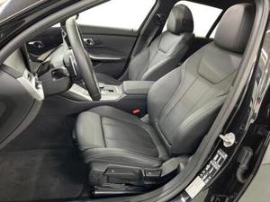 BMW 3er Touring 330 i xDrive M-Sport 245PS/180kW 2025 +ACC +19' LM +AHK +Pano +Leder/Sensatec +RFK/P Bild 9