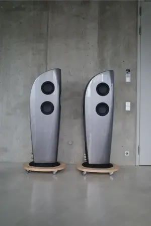KEF Blade Two HiFi Lautsprecher Bild 2