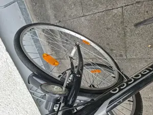 Fahrrad vorne Rad mangelhaft Bild 2