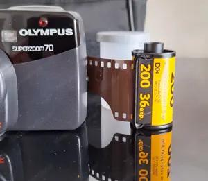 Olympus superzoom 70 inkl. 36er film + neue batterien Bild 2