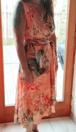 Wunderschönes neues Sommerkleid Gr. 36 günstig zu verkaufen
