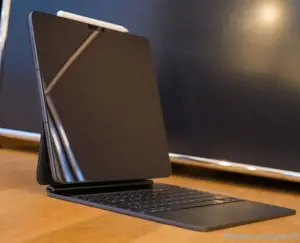 13" iPad Pro Cellular 1 TB 2024, mit Tastatur, Stift & Hülle Bild 4