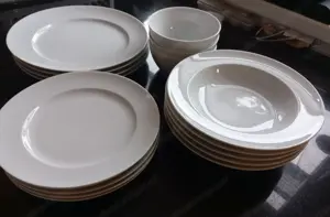 Weisses Geschirr Set - Geschenkt!!  Bild 3