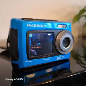 Kompaktkamera  mit display vorne + hinten - maginon inkl. batterien und tasche Bild 3