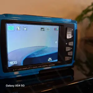 Kompaktkamera  mit display vorne + hinten - maginon inkl. batterien und tasche Bild 2