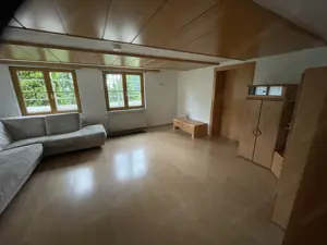 Charmante Wohnung in Altbau zu vermieten