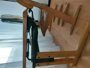 Alte Schulbank abzugeben
