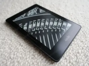 Kindle Voyage mit perfektem Display, neuem Akku und Hülle Bild 3
