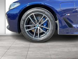 BMW 530e xDrive Touring Aut. // M Sportpaket // Anhängerkupplung // Komfortzugang // Panorama-Glasda Bild 6