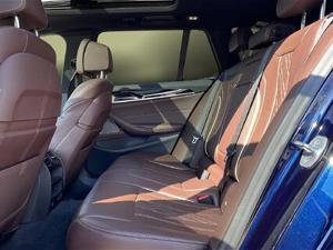 BMW 530e xDrive Touring Aut. // M Sportpaket // Anhängerkupplung // Komfortzugang // Panorama-Glasda Bild 11