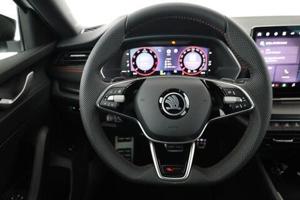 Skoda Octavia Combi RS 2.0 TSI DSG, Facelift, AHK, el. Klappe, Navi... Bild 5