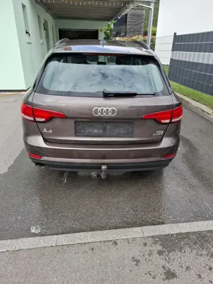 Audi A4 Avant Quattro Bild 4
