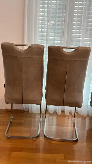 2 Stühle.  Bild 3