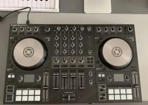 Native Instruments Traktor Control SC MKZ DJ-Controller Bild 3