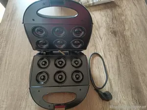 Unbenutzter Donutmaker zu verschenken