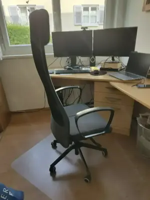 Bürostuhl drehbar und höhenverstellbar 