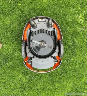 Stihl Rasenroboter  Bild 3