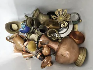 Diverse Gegenstände aus Bronze und Kupfer Bild 2