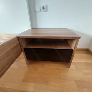 Doppelbett mit Nachtkästchen Lattenrost Bild 3