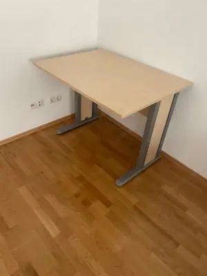Kinderschreibtisch zu verschenken