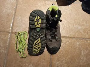 Bergschuhe zu Verschenken Bild 2