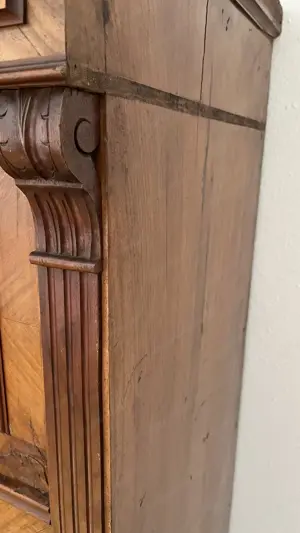 Antiker Wohnzimmerschrank Bild 4