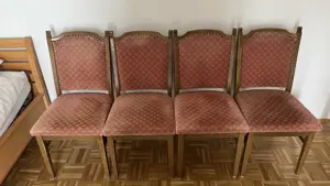 Esstühle aus Vollholz
