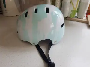 STOPP! Cooler Kinderfahrrad-Schalenhelm Gr. 51-55 v. Bell, neuwertig Bild 2