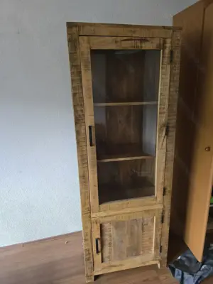 Schrank + Kommode Bild 2