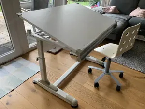 Jugend-Schreibtisch mit Sessel Bild 6