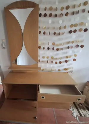 Kasten mit Spiegel Bild 2