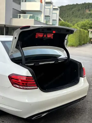 Mercedes-Benz E200CDI  Bild 4