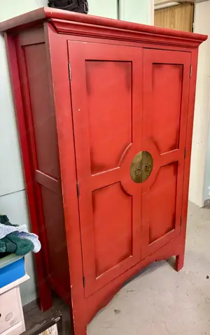 Chinesischer Hochzeitsschrank rot 