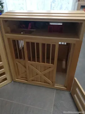 Spielzeug Pferdestall aus Holz Bild 3