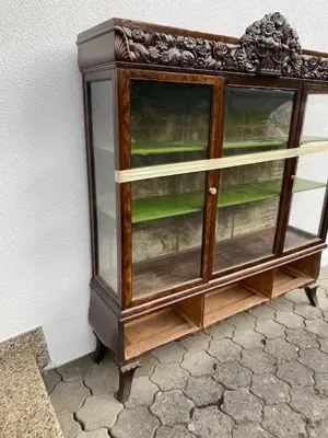 Antike Vitrine gratis abzuholen Bild 3