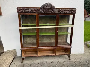 Antike Vitrine gratis abzuholen Bild 2