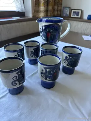 Steinkrug und Steinbecher