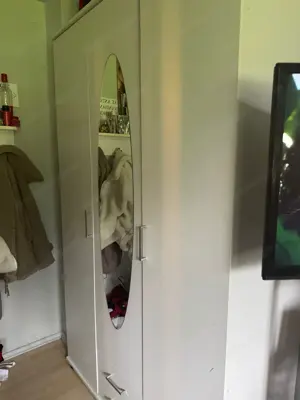 Kleiderschrank 