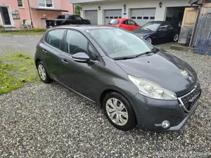 Peugeot 208 Bild 2