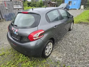Peugeot 208 Bild 3