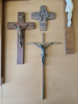 Kreuz mit Jesus Bild 4
