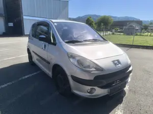 Peugeot 1007 1.4 HDI mit Pickerl