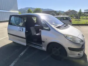 Peugeot 1007 1.4 HDI mit Pickerl Bild 2