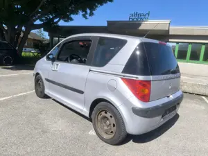Peugeot 1007 1.4 HDI mit Pickerl Bild 9