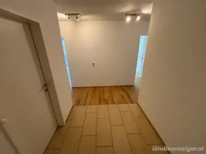 Schöne neuwertige 3 Zimmer Wohnung in Gisingen - klimatisiert, 75m2- ohne Provision von privat! Bild 2