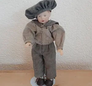 Porzellanpuppe Matrose Bild 2