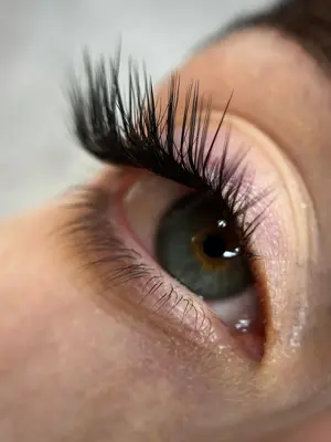 Wimpernverlängerung Bild 5